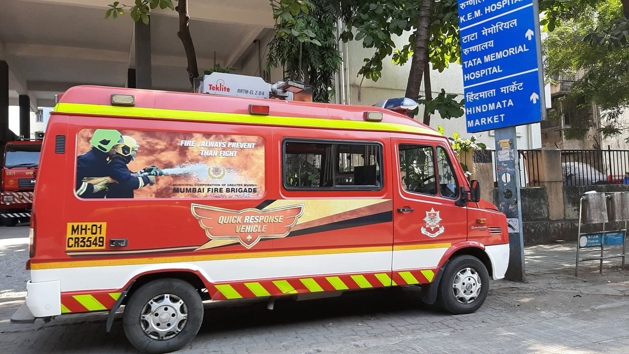 आगरा नगर निगम के हरीपर्वत जोन कार्यालय में आग, टैक्स से जुड़े रिकॉर्ड और बिल जले