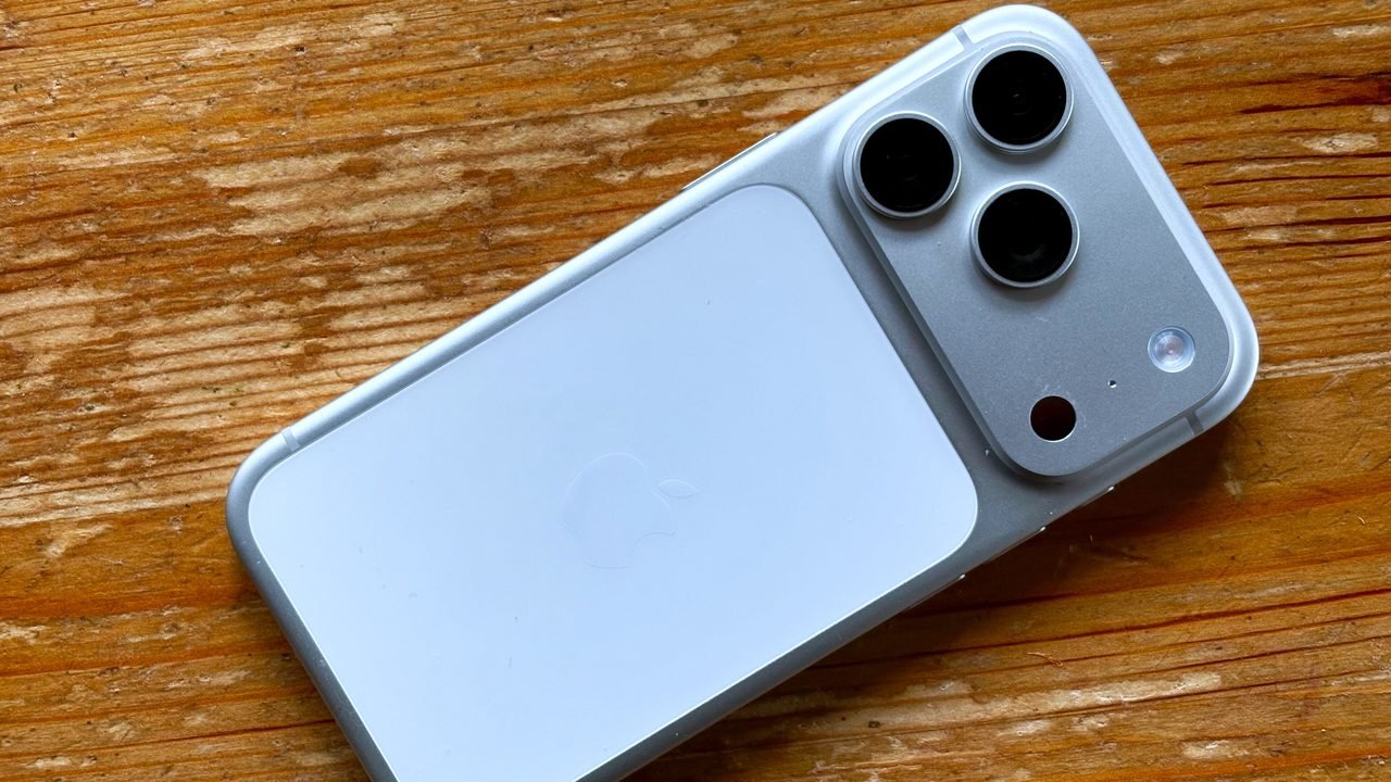 iPhone 18 Pro और Pro Max भारत में लॉन्च: शुरुआती कीमत 1,64,900 रुपये, 18 सितंबर से बिक्री
