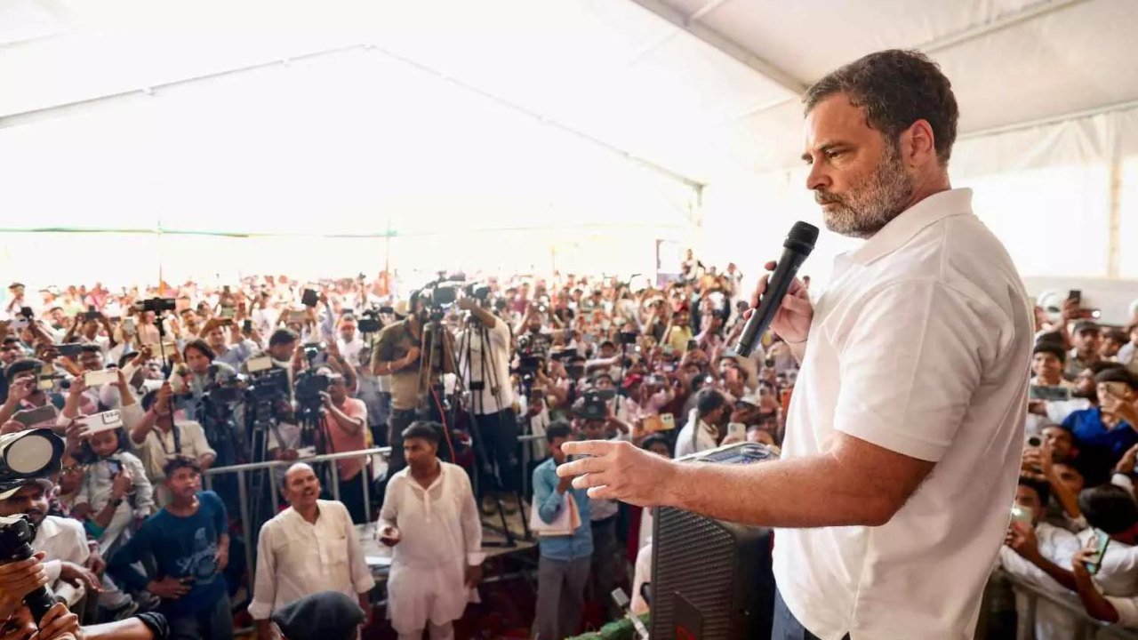 राहुल गांधी ने परीक्षा पेपर लीक को लेकर सरकार पर निशाना साधा, इसे 'युवा भारत के भविष्य की चोरी' बताया