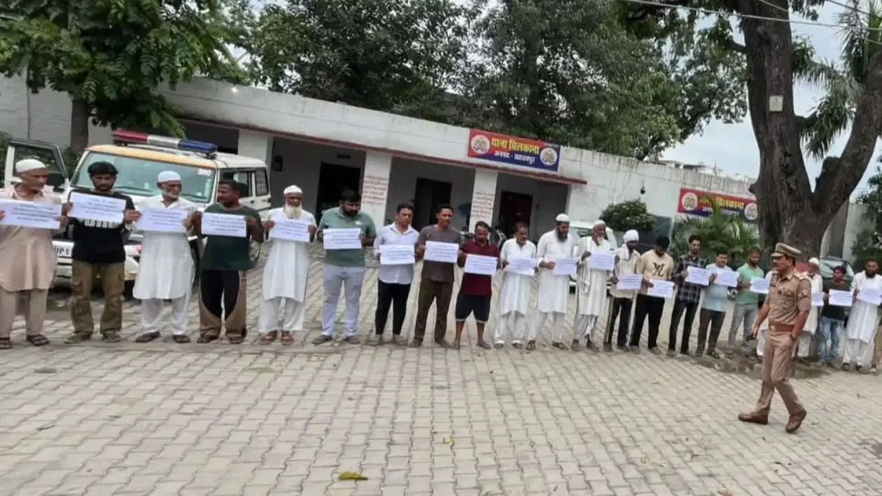 गोकशी के 47 आरोपी यूपी के थाने पहुंचे, अपराध छोड़ने की ली शपथ