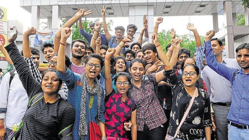 NEET UG 2026 री-एग्जाम रिजल्ट घोषित: 11.21 लाख से ज्यादा उम्मीदवार पास, आर्यन गुप्ता और पंशुल बंसल 715 अंकों के साथ टॉपर NEET UG 2026 री-एग्जाम रिजल्ट घोषित: 11.21 लाख से ज्यादा उम्मीदवार पास, आर्यन गुप्ता और पंशुल बंसल 715 अंकों के साथ टॉपर